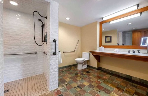 Upper Village Complejo | tnLuxurious 2 bedroom family aptt. in a ski resort Whistler BC - upper village