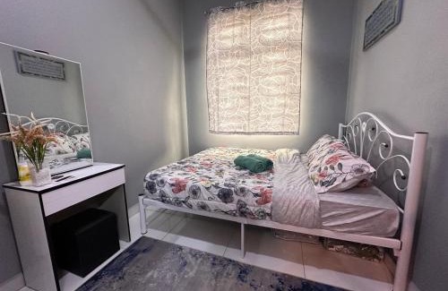 Tanah Merah Casa | Tok Wan's Studio Homestay