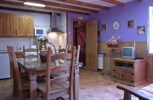 Valcarlos Cabaña | Casa rural con wifi cerca de Roncesvalles ideal para grupos. Ofrecemos cenas