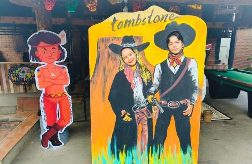Valle de Bravo Hotel | Tombstone
