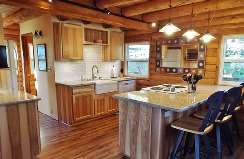 Oak Shores Casa | Tomos Landing-Walking Distancia al puerto deportivo, incluye resbalón privado