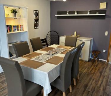 Hagenburg Apartamento | Top Ferienwohnung „Am Schloß“ für 4-6 Gäste