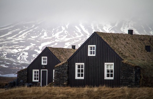 Kjarnholt Cabina | Torfhús Retreat