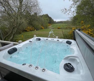 Swarland Villa | Torrey Pines - 2 bedroom hot tub lodge with free golf, NO BUGGY