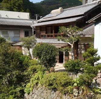 Kochi Casa | TOSAYAMA BASE 清流沿いの里山 古民家貸切 高知市街地より車で約20分