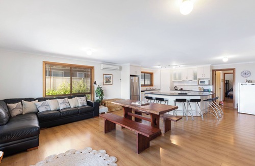 Waterhouse Cabaña | Town center, Air conditioning, outside pet friendly