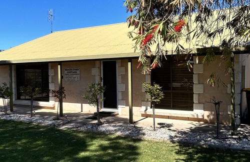 Waterhouse Cabaña | Town center, Air conditioning, outside pet friendly