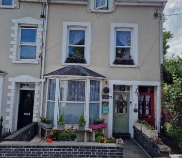 Bridgend Apartamento | Town Cottage ground floor appartment