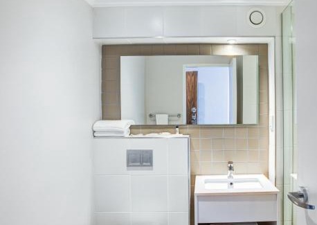 Greater Johannesburg Metropolitan Area Hotel | Town Lodge Waterfall, Midrand