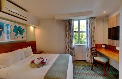 Greater Johannesburg Metropolitan Area Hotel | Town Lodge Waterfall, Midrand