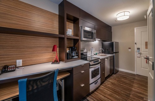 Oak Creek Hotel | TownePlace Suites by Marriott Milwaukee Oak Creek