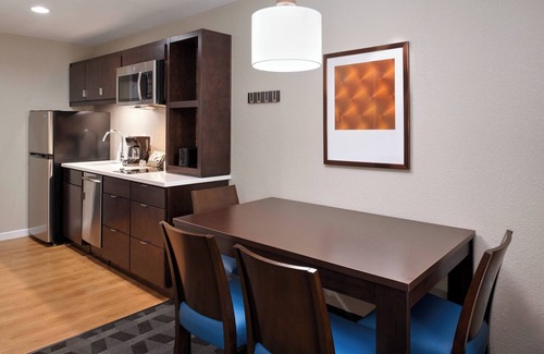 Richmond Hotel | TownePlace Suites by Marriott Richmond