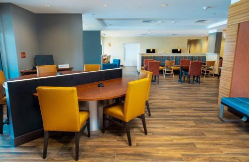 Lake Forest Hotel | TownePlace Suites Irvine Lake Forest