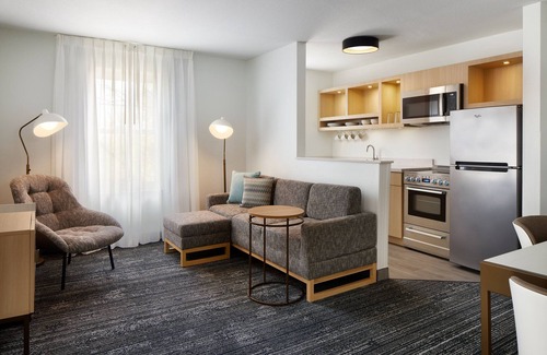 Sterling Hotel | TownePlace Suites Marriott Dulles Airport (Newly Renovated)