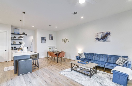 OST - South Union Casa | Townhome 3 Mi to Texas Med Ctr & Hermann Park