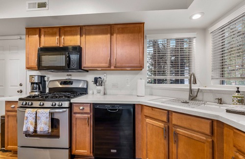 Ponderosa Trails Casa | Townhouse in Flagstaff- 3 bedrooms-4 beds-2 baths w/ Master on Main level & AC