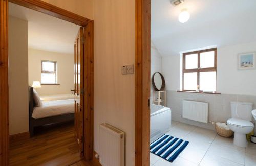 Dingle Casa | Townside Stay - New Town Dingle