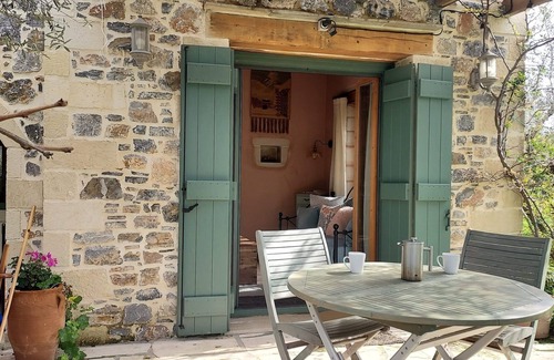 Kefalas Cabaña | Traditional Cretan stone cottage on the semi-rural outskirts of Kefalas, Vamos