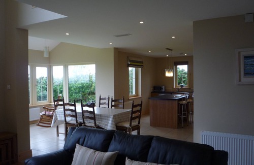 Emlaghmore Cabaña | Casa de estilo tradicional WiFi gratuito pocos pasos de la playa Reenroe Ballinskelligs