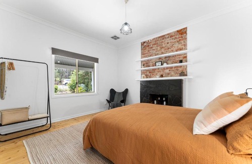 Clare Casa | Trail Side Cottage