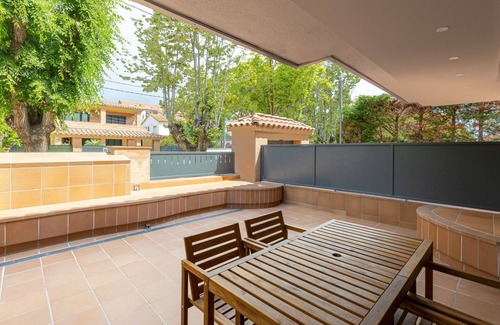 Vilassar de Mar Apartamento | Tramuntana - Apartahotel con Piscina
