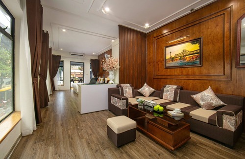 Hang Buom Hotel | TrangTrang Classy Hotel