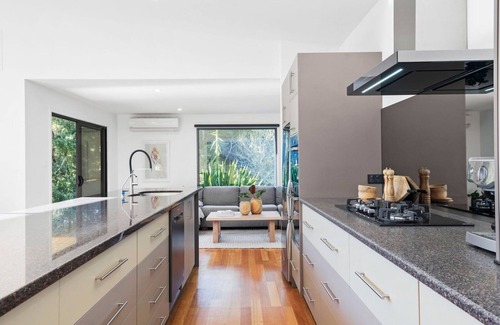 Kincumber Casa | Tranquil bushland 2 minutes to beach