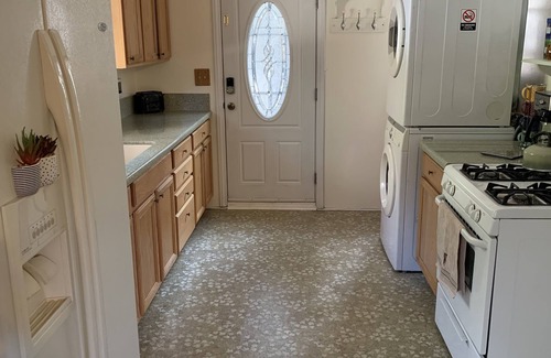 Pine Cove Cabaña | Tranquil Cottage