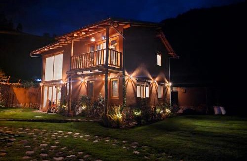 Huaran Chalet De Esquí | Tranquil creekside Bungalow in Sacred Valley Cusco