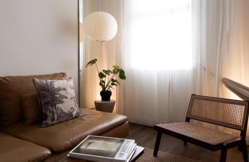 Spitalfields Apartamento | Tranquil Oasis w 100inch Cinema & Hammock, by the Design Traveller