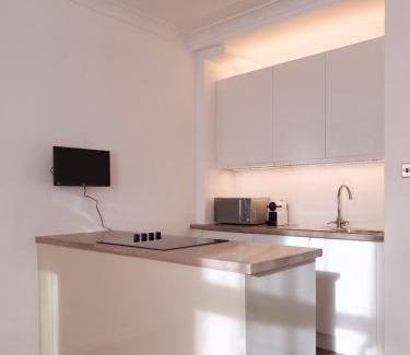 Spitalfields Apartamento | Tranquil Oasis w 100inch Cinema & Hammock, by the Design Traveller