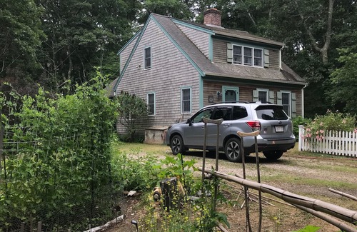 Brewster Casa | Tranquility Awaits - a quiet, secluded spot amidst trees and gardens