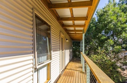 Riverside Casa | Tranquility Gardens Cabin Retreat 1 bedroom