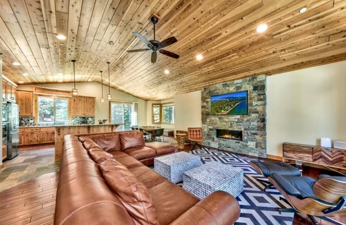 Country Club Estates Chalet De Esquí | Tranquility in the Trees - Hot Tub, Projection TV Theater and Air Hockey