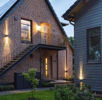 Scheessel Apartamento | Traumhafte Ferienwohnung am Park, großer Balkon, voll ausgestattete Küche, Schreibtisch, WiFi, Smart TV, Carport, Wallbox, Fahrräder