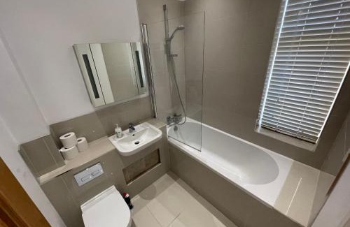 Rushmoor District Apartamento | Travaal.©om - 2 Bed Serviced Apartment Farnborough