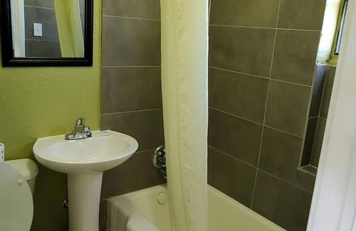 Higbees Daytona Hotel | Travel Inn of Daytona