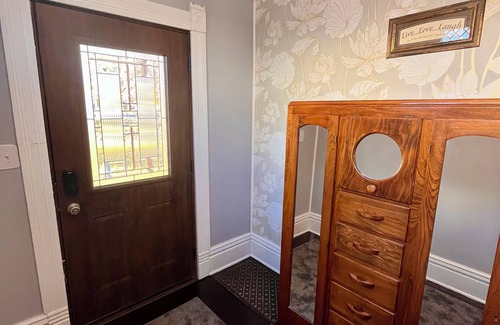 Aberdeen Casa | Travel Nurses. Charming 1-bedroom room in peaceful Aberdeen with WiFi