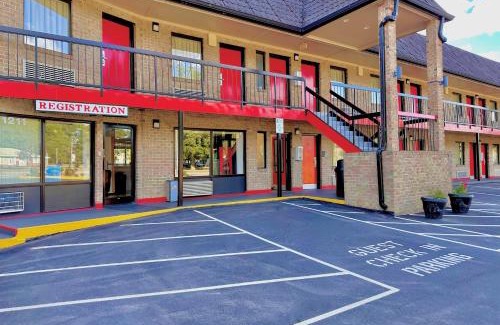 Elizabeth City Hotel | Travelers Inn Elizabeth City