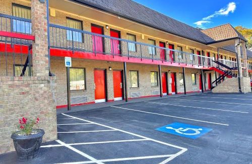 Elizabeth City Hotel | Travelers Inn Elizabeth City