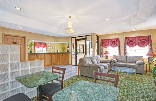 Forest Park Hotel | Travelodge by Wyndham Forest Park Atlanta South