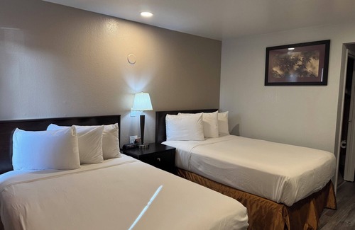 Sacramento Hotel | Travelodge by Wyndham Sacramento / Rancho Cordova