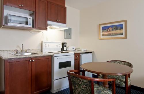 Trenton Hotel | Travelodge by Wyndham Trenton