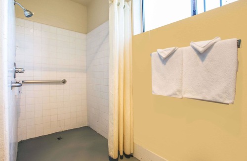 Turlock Hotel | Travelodge by Wyndham Turlock