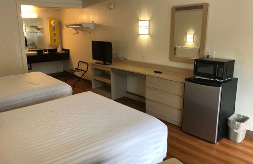 Cape Fear Hotel | Travelodge by Wyndham Fayetteville