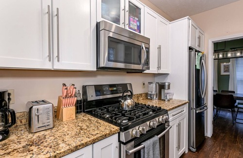 Tremont Casa | Treasure in Tremont! Sleeps 12!