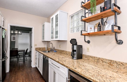 Tremont Casa | Treasure in Tremont! Sleeps 12!