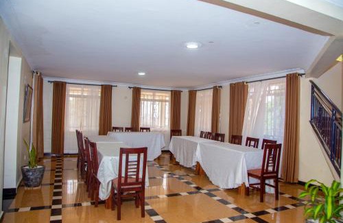 Kampala Hotel | Treasure View Courts