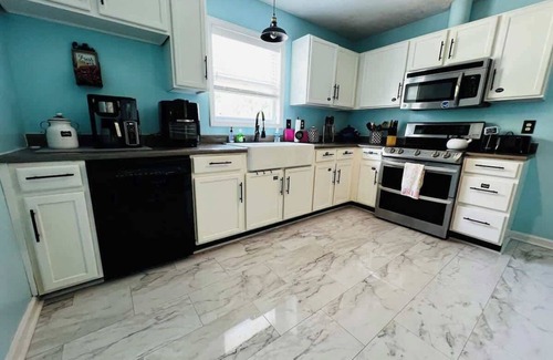 Pine Forest Casa | Family Retreat l Fenced yard I Outdoor Grill & Games I Near Ft Bragg