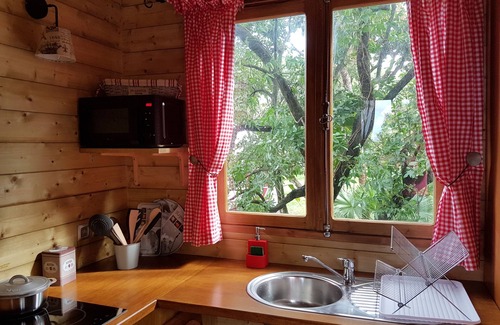 Sainte-Suzanne Cabaña | La casa del árbol en un litchi
